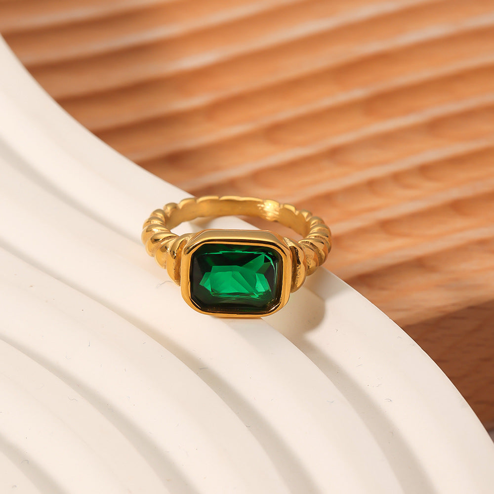 Anello Minimalista Geometrico Smeraldo Verde Strass da Donna in Acciaio Inossidabile Placcato Oro 18K