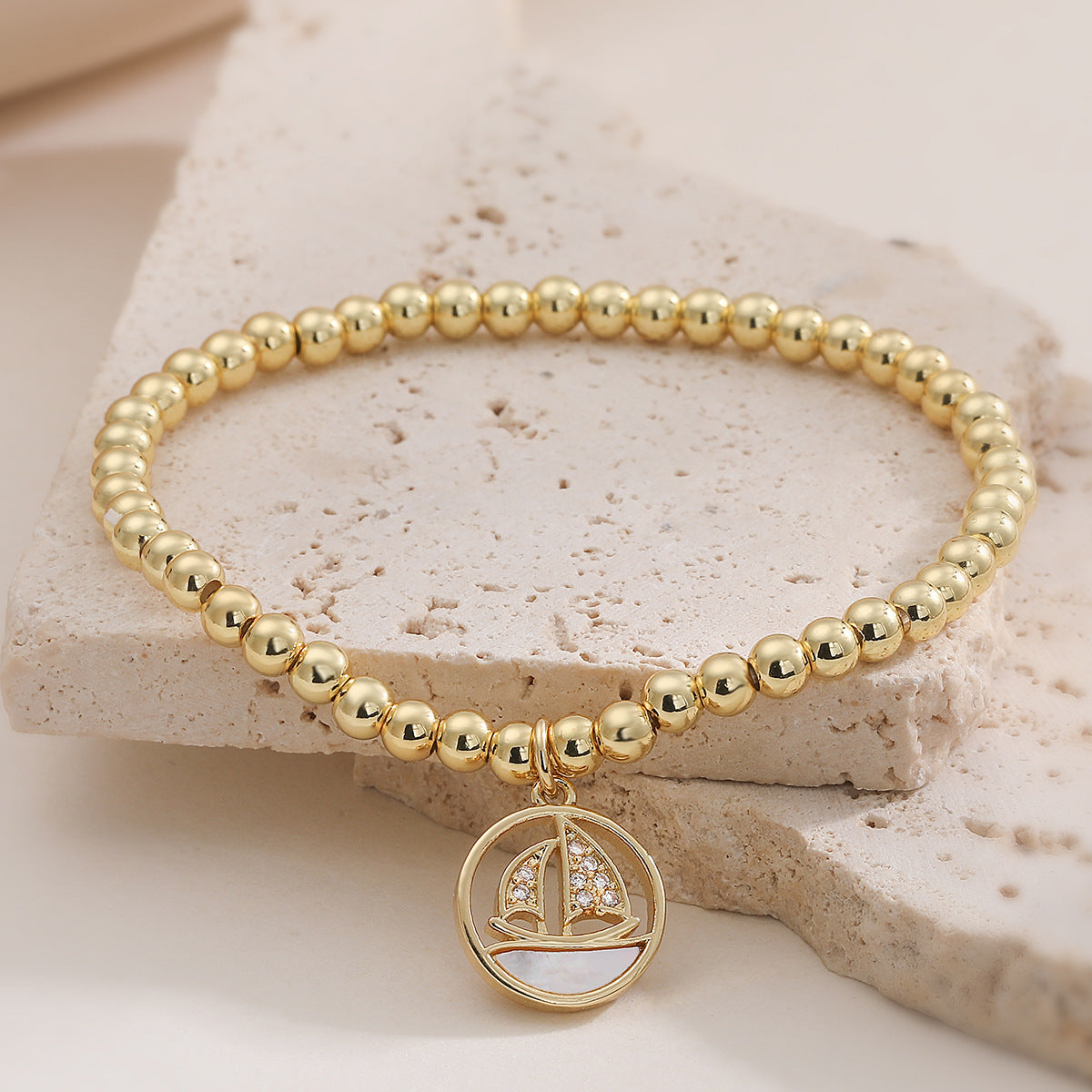 Minimalist 18K Gold Plated Brass Heart Geometric Micro-inlay Cubic Zirconia and Shell Bracelet for Women