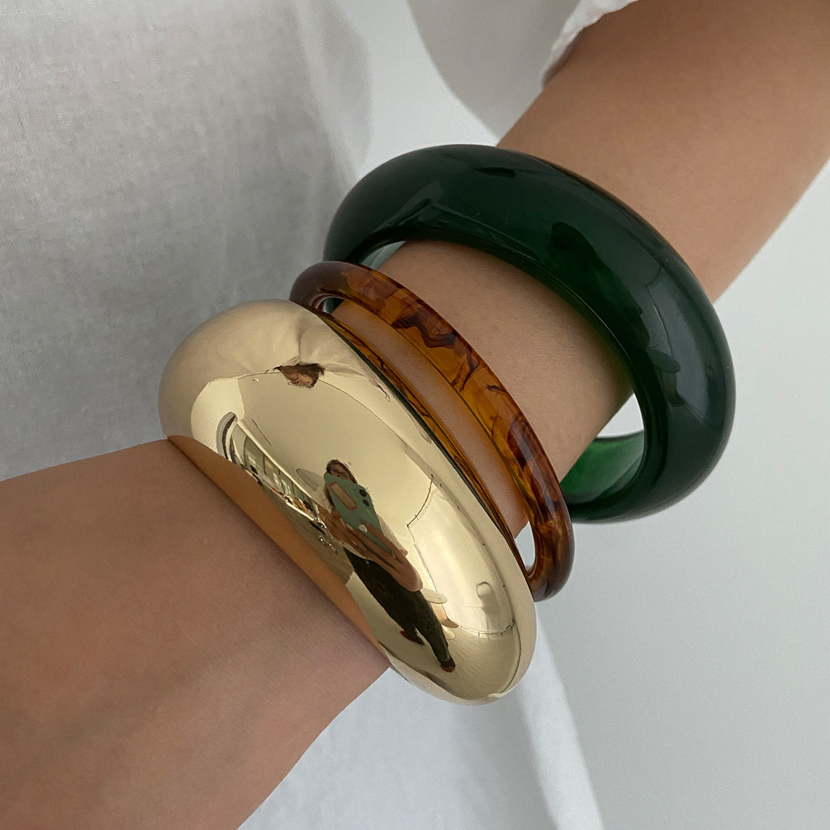 Minimalist Cold-Tone Alloy Open Bangle Bracelet for Women with Plated Finish and Translucent Ombre Effect