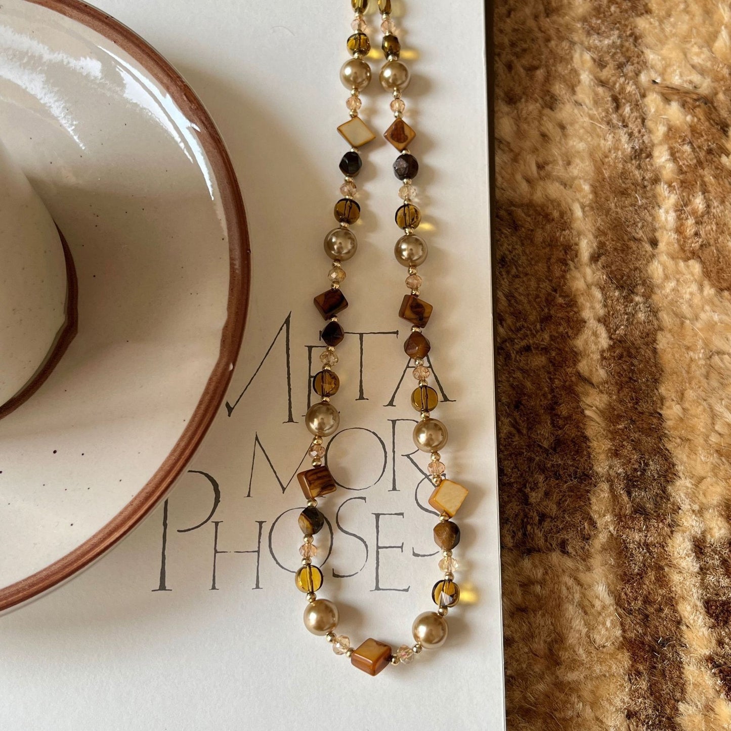 Collana pendente occhio di tigre in stile retrò con design geometrico da donna, catena a maglie color oro, accessorio minimalista di lusso