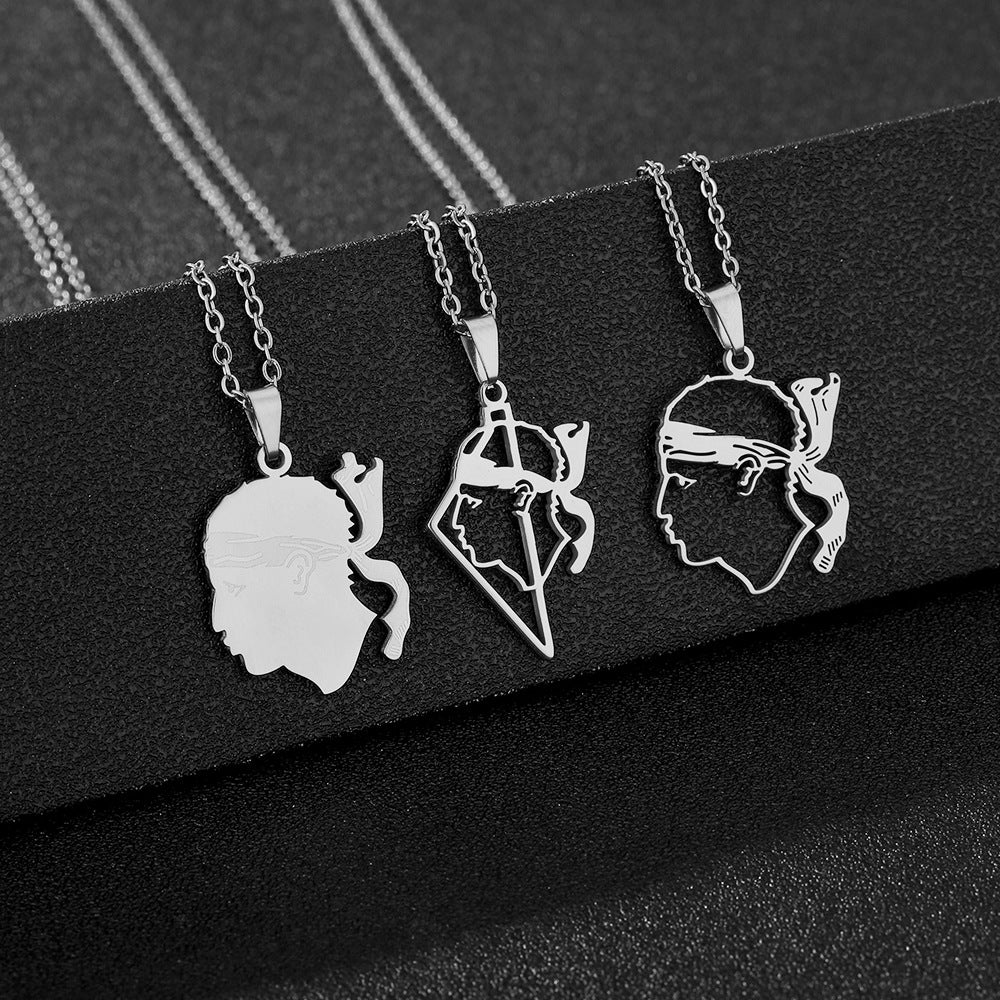 Collar con colgante de emblema geométrico de la región de Córcega en acero inoxidable con acabado chapado para uso casual unisex