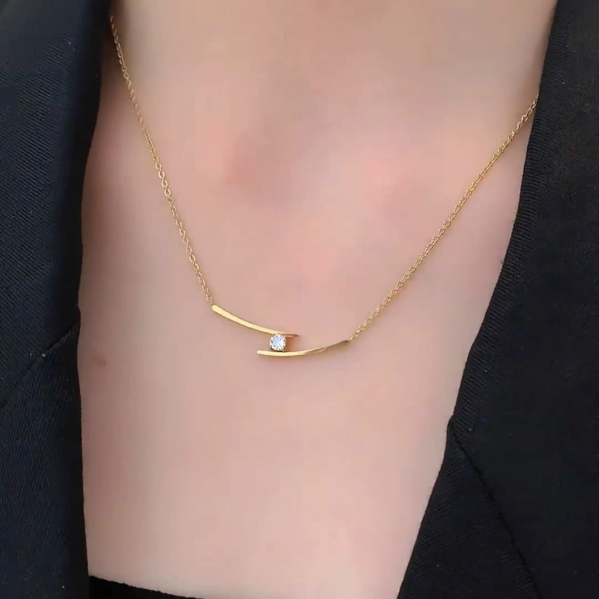 Minimalist Animal-Shaped Titanium Steel Plated Necklace with Rhinestone Accents for Women Clavicle Chain
