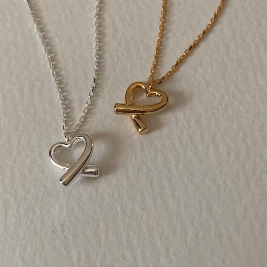 Minimalist Heart-Shaped 925 Sterling Silver Necklace with Pearl Accent on Cross Chain