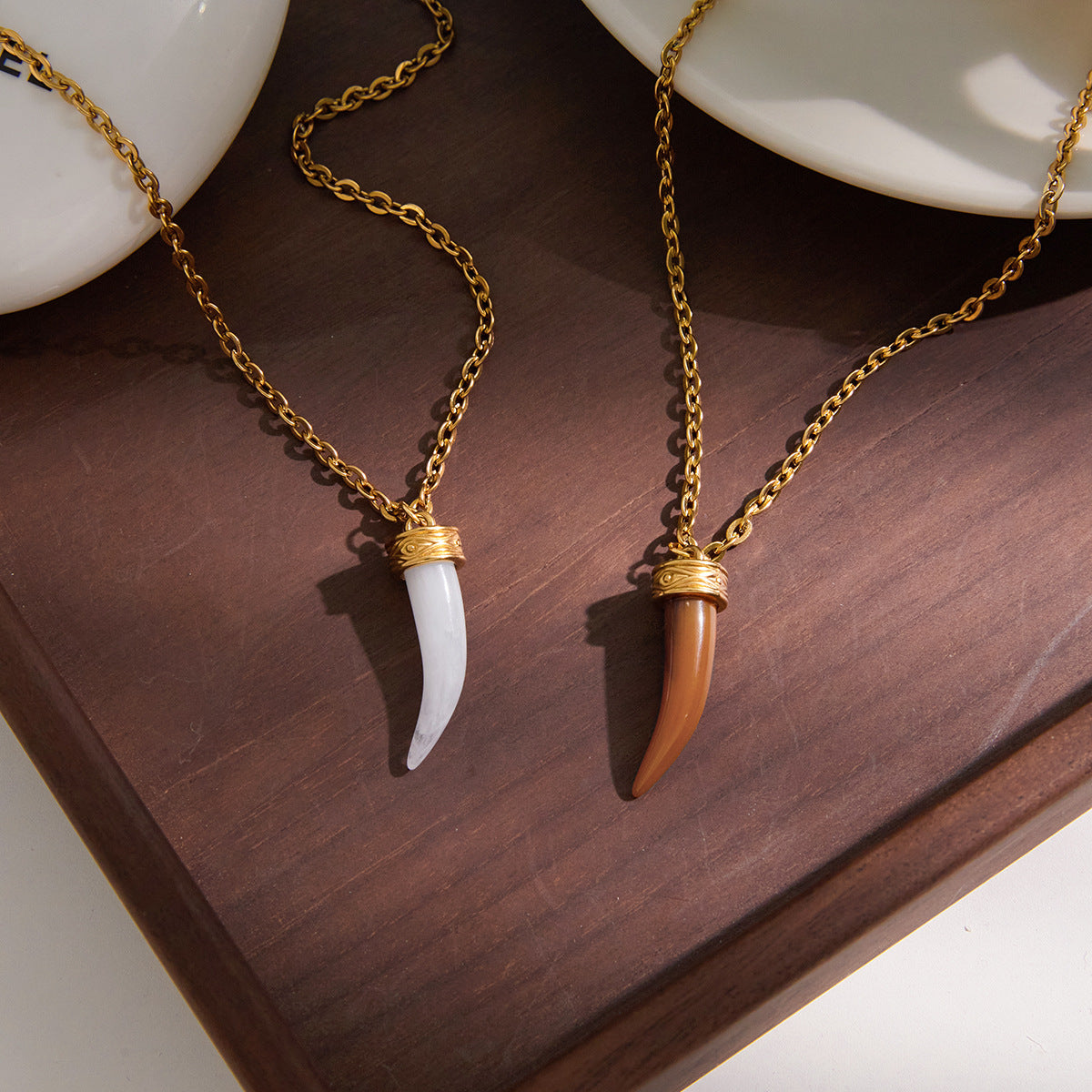 Minimalist Stainless Steel PVD Plated Geometric Bull Head Pendant Necklace with Resin and Rhinestone for Women