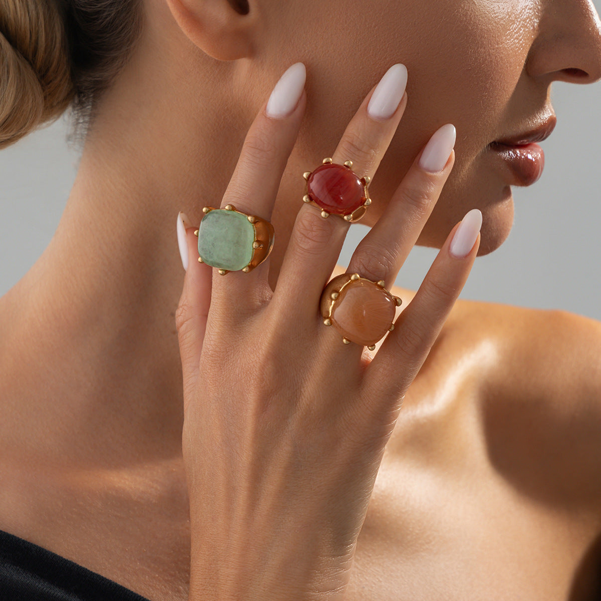 Sweet Vintage Geometric Zinc Alloy Ring with Gemstone Inlay and Resin Accent
