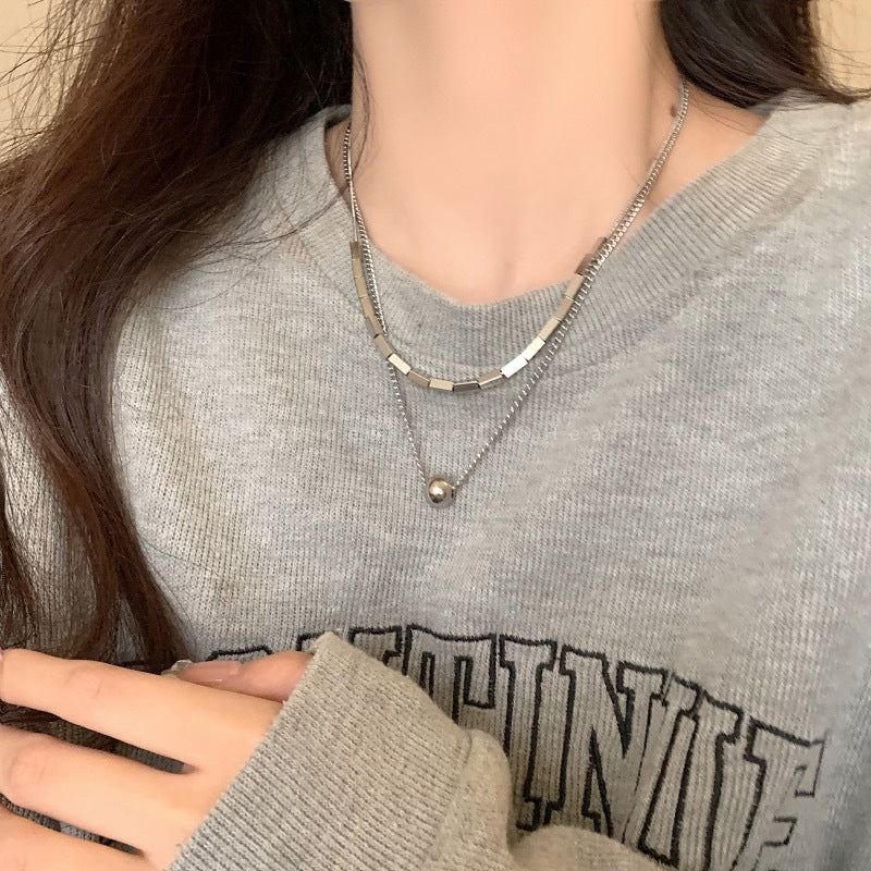 Collar minimalista geométrico de doble capa con cuentas cuadradas y redondas para mujer, de acero titanio con acabado chapado, estilo cadena de serpiente