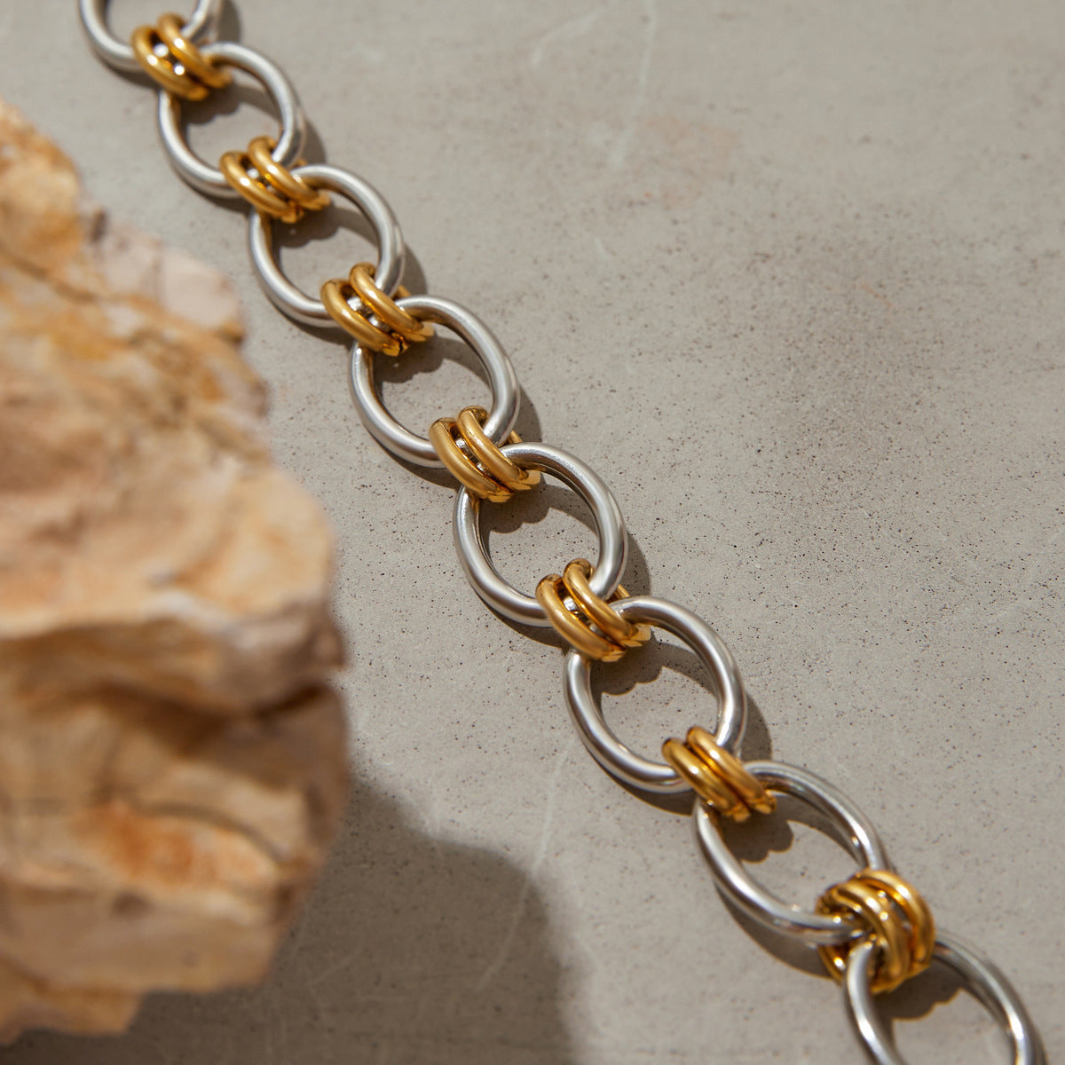 Luxury Casual Geometric Oval Plated Stainless Steel Cuban Link Chain Bracelet for Women