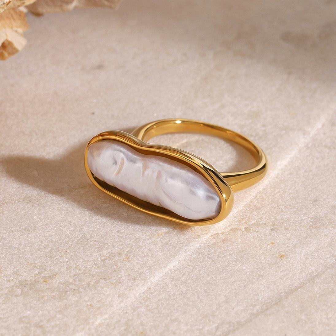 Anello da donna minimalista geometrico in acciaio inossidabile con intarsio di perle, fascia di lusso galvanizzata