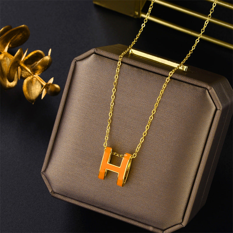 Minimalist Titanium Steel Letter Pendant Necklace for Women with Gold Plating on Ball Chain