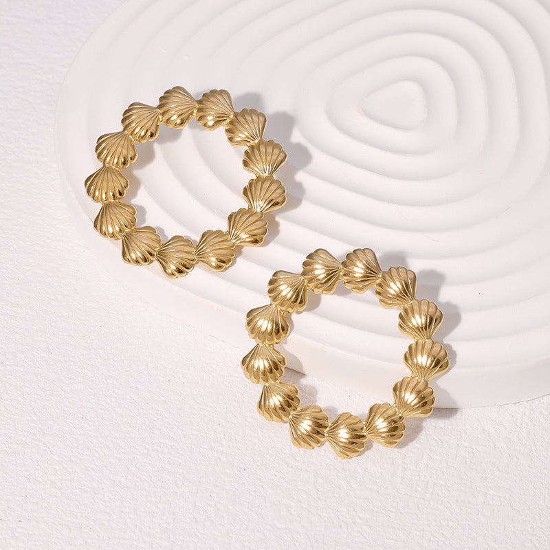 Orecchini a conchiglia minimalisti in acciaio inossidabile da donna con placcatura in oro 18 carati e perni in acciaio al titanio