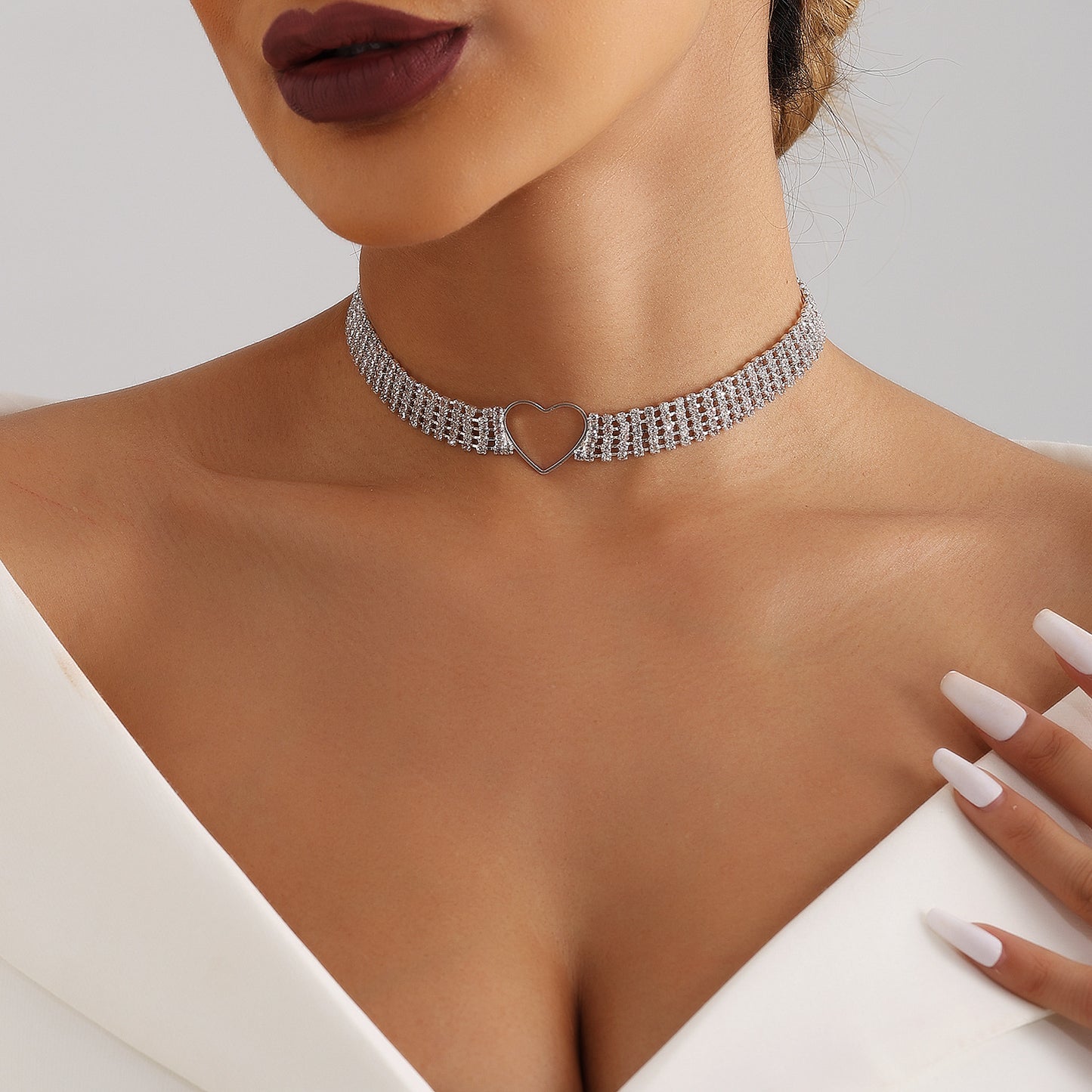 Fashionable Hollow Heart Pendant Necklace with Rhinestone Accents on Plated Metal Multi-Layer Clavicle Chain for Women
