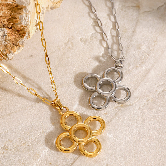 Collar de Acero Inoxidable Floral Chapado con Colgante de Acero de Titanio para Mujer