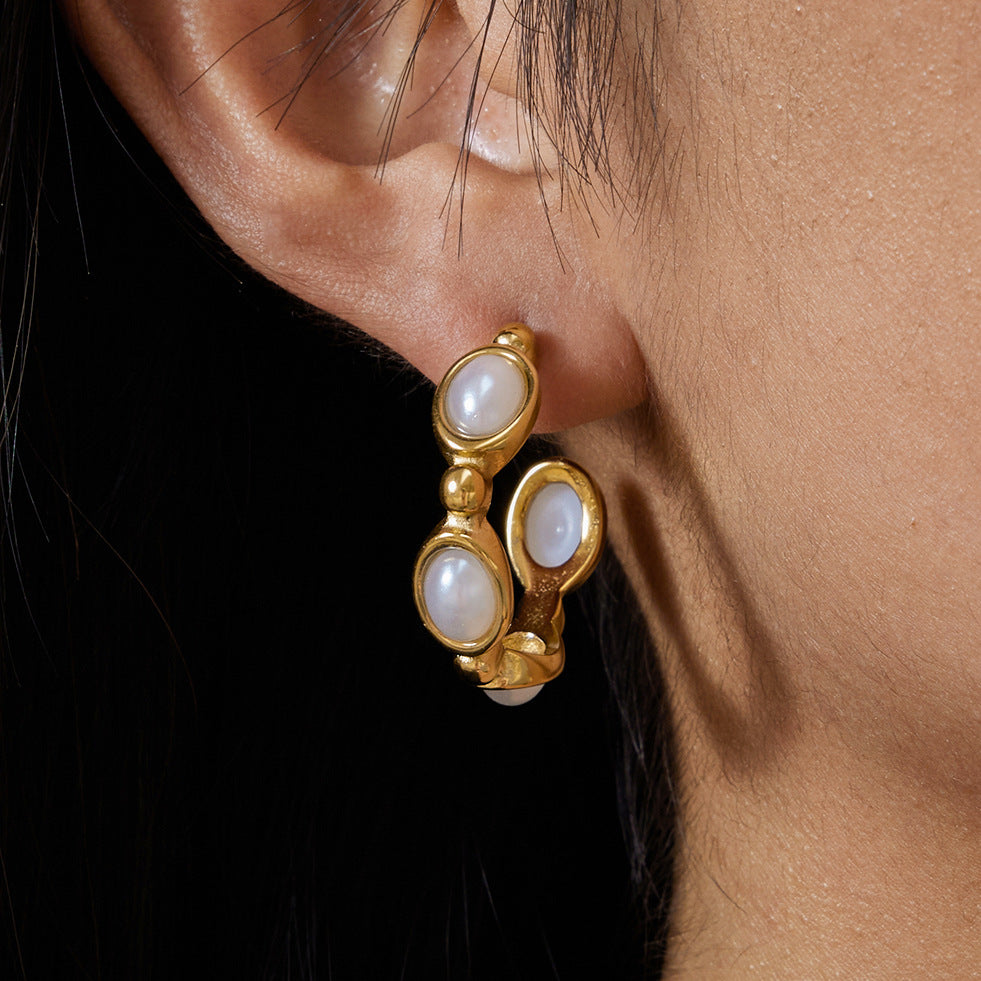 Aretes Geométricos de Perlas de Resina Turquesa en Acero de Titanio con Acabado Galvanizado para Mujer