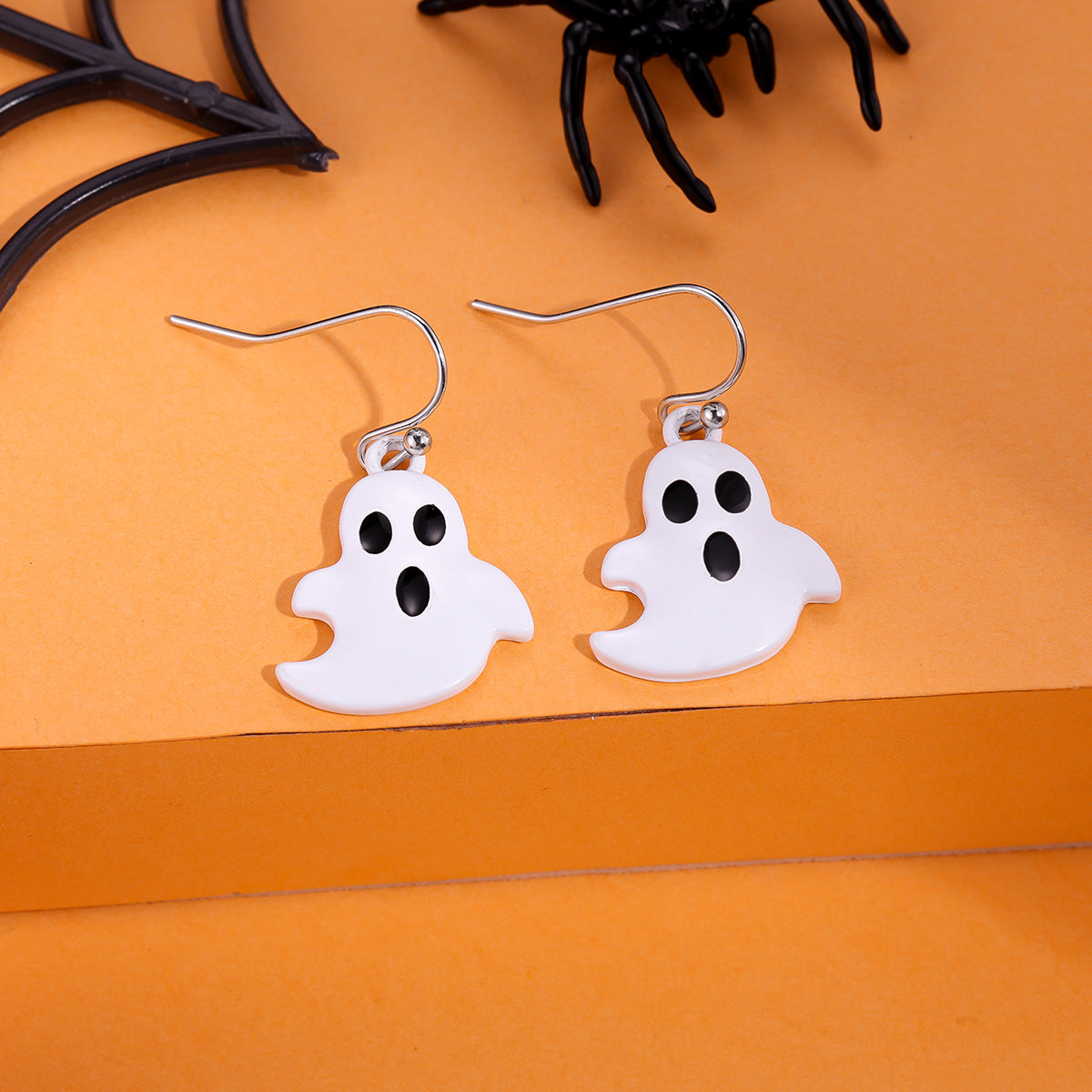 Juego de pendientes de Halloween estilo dibujos animados con diseño de calabaza, aretes de aleación y postes de acero inoxidable para mujer