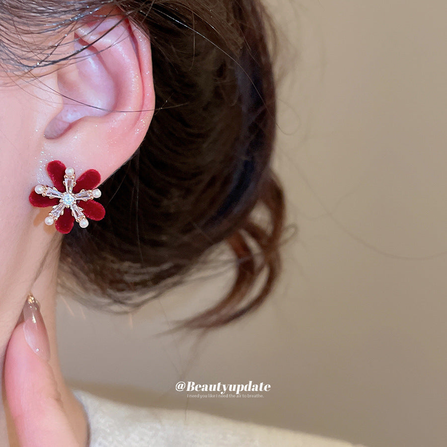 Elegantes Pendientes de Perlas Florales con Incrustaciones de Circonita en Acero Inoxidable para Mujer