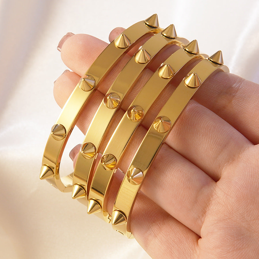 Braccialetto Elegante da Affari in Acciaio Inossidabile Geometrico Rotondo con Rivetti, Placcato Oro 18K