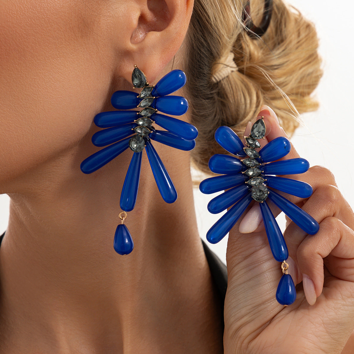 Sweet Luxury Teardrop Oval Resin Rhinestone Plated Earrings for Women