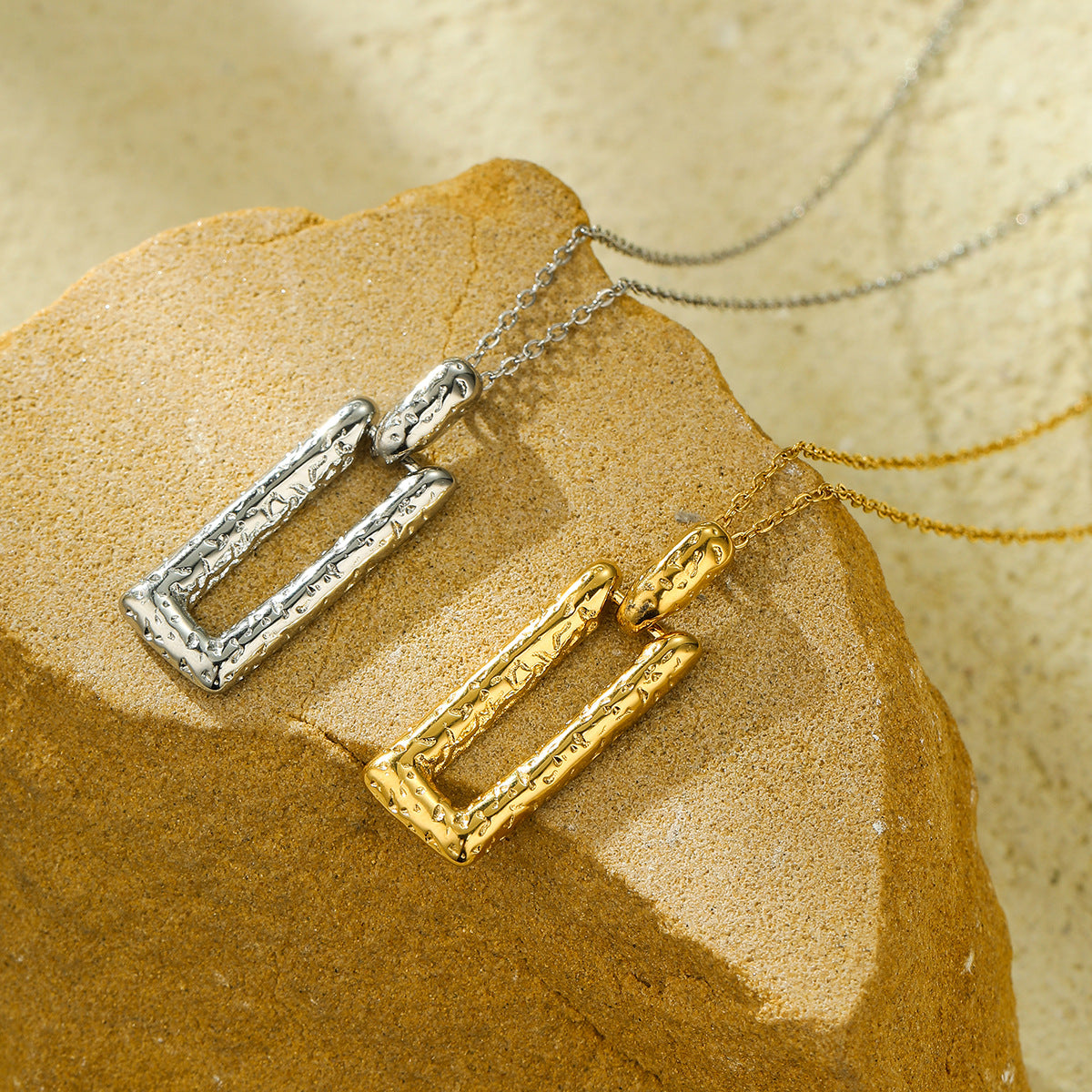 Fashionable Minimalist Rectangular Titanium Steel Pendant Necklace with 18K Gold Plating for Women