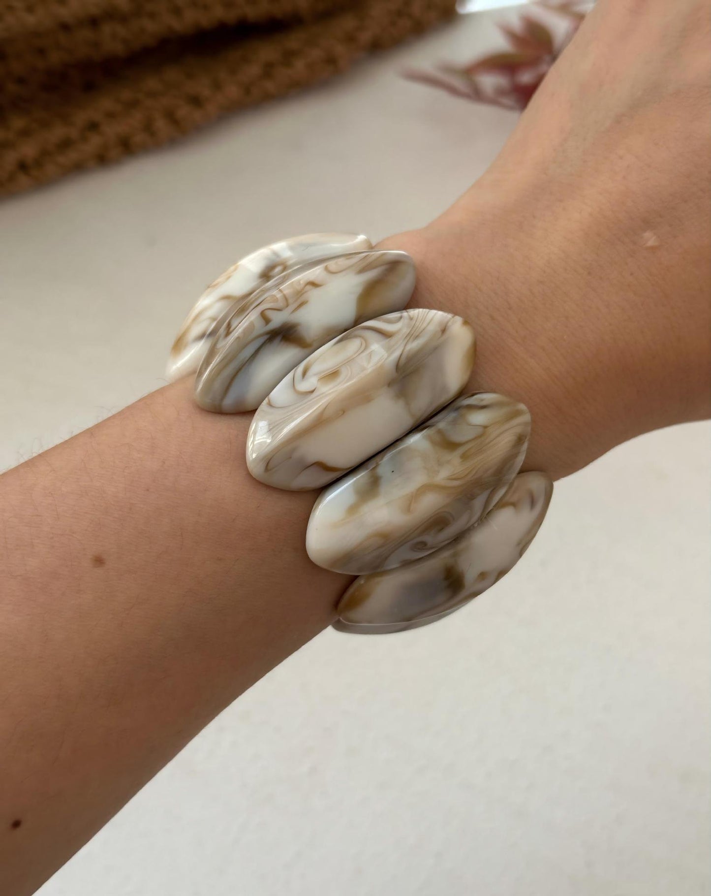 Casual Luxury Gradient Geometric Oval Resin Bracelet with Drip Oil Finish