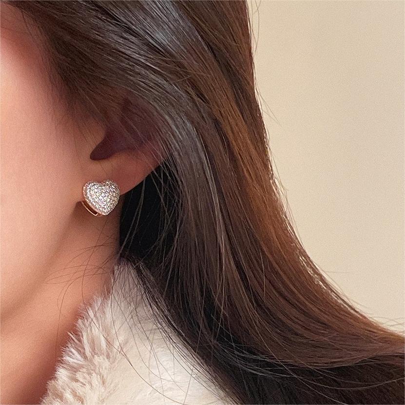 Minimalist Heart-Shaped 925 Sterling Silver Stud Earrings with Cubic Zirconia Inlay and Polished Finish
