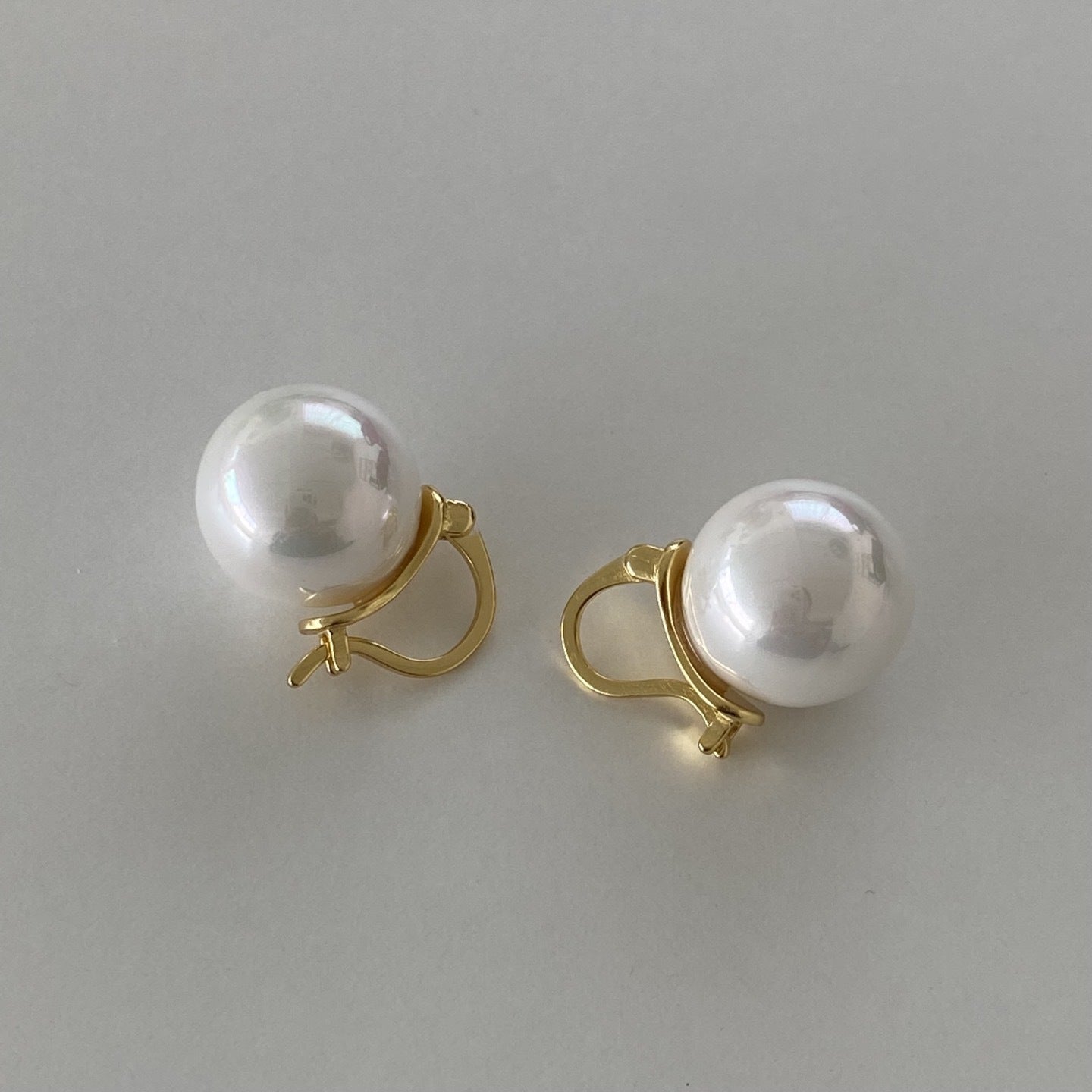 Orecchini a perla rotonda a goccia con intarsio in argento sterling 925, stile minimalista