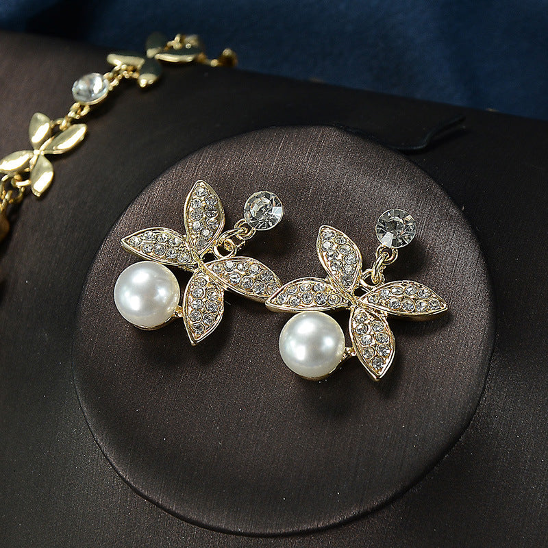 Luxury Floral Pearl Crystal Alloy Plated Curb Chain Necklace and Earring Set for Women