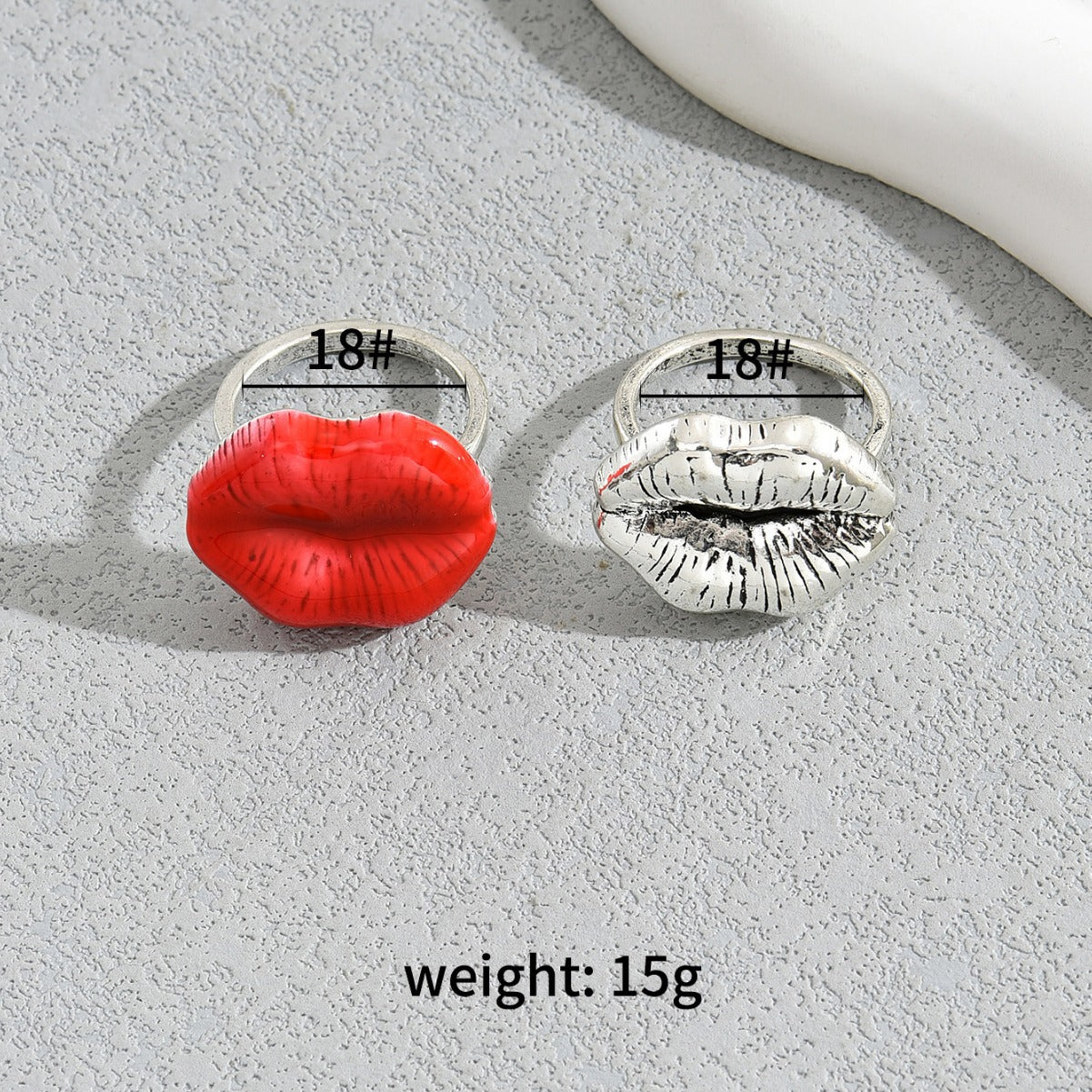 Anillo de aleación de zinc con forma de labios geométricos estilo vintage y acabado chapado para mujer