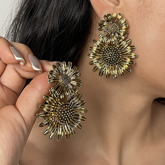 Pendientes de botón de aleación para mujer con forma de girasol, estilo vintage, con acabado galvanizado y postes de acero inoxidable