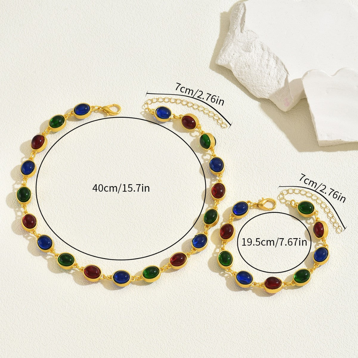 Set Collana e Bracciale in Lega a Forma Geometrica per Donna d'Ufficio, con Gemme Artificiali Incassate, Placcato Color Oro 18K, Delicata Catena alla Clavicola e Minimalista Gioiello da Polso