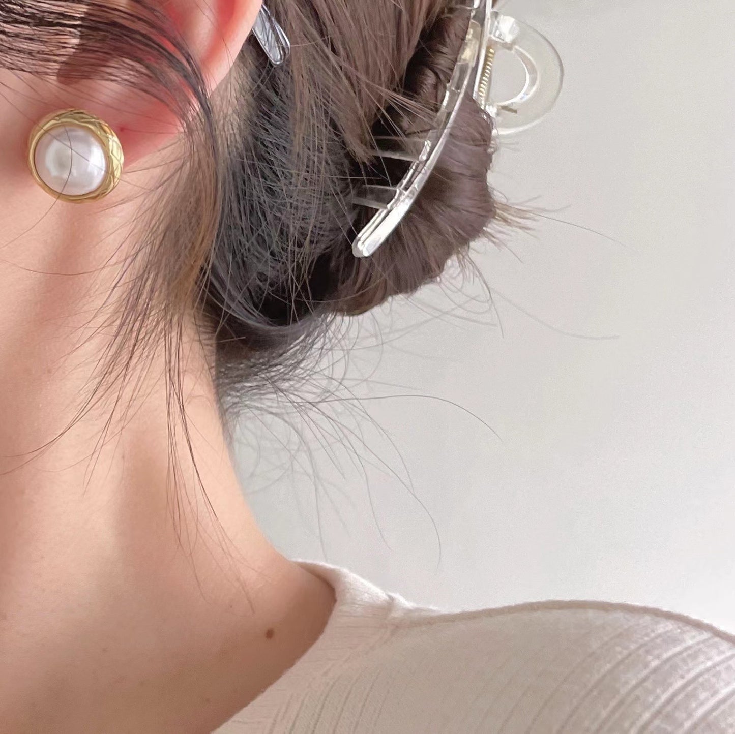 Pendientes Minimalistas de Perlas Naturales en Plata de Ley 925 con Baño de Oro