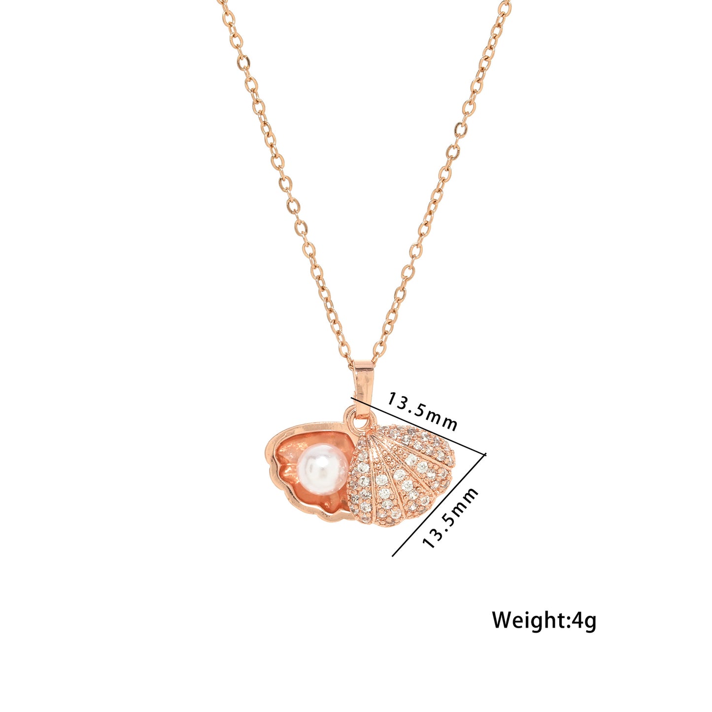 Collana da Donna con Ciondolo a Conchiglia a Ventaglio in Acciaio al Titanio, con Intarsi di Strass e Finitura Placcata