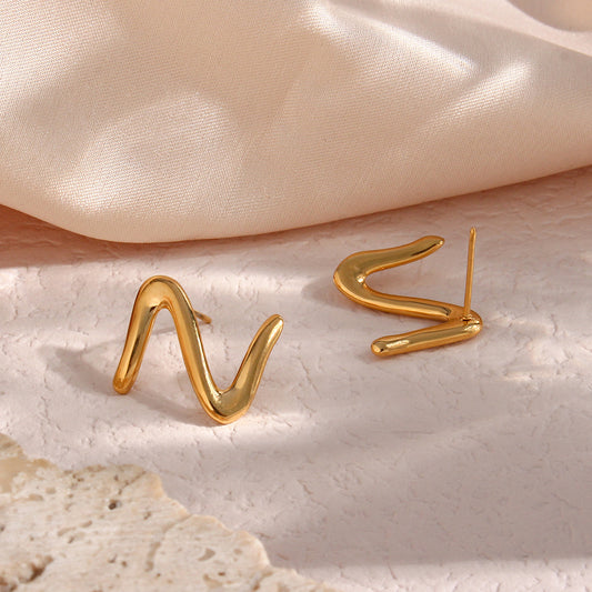 Pendientes de tuerca de acero inoxidable geométricos minimalistas en forma de Z para mujer con acabado chapado
